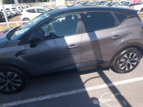 Captur E-Tech full hybrid 145 Evolution 2024 occasion 14200 H&eacute;rouville-Saint-Clair