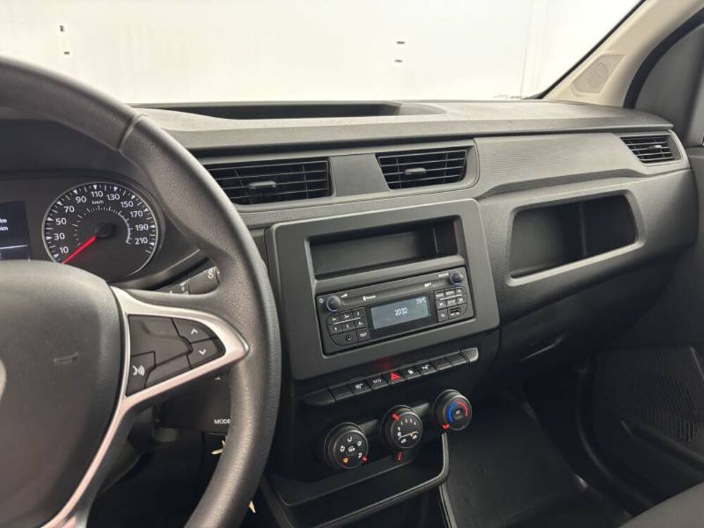 Express EXPRESS VAN BLUE DCI 95 - 22 CONFORT 2024 occasion 29150 Ch&acirc;teaulin