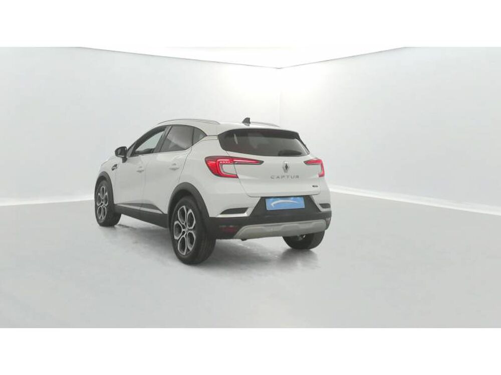 Captur E-Tech full hybrid 145 Techno fast track 2023 occasion 56850 Caudan
