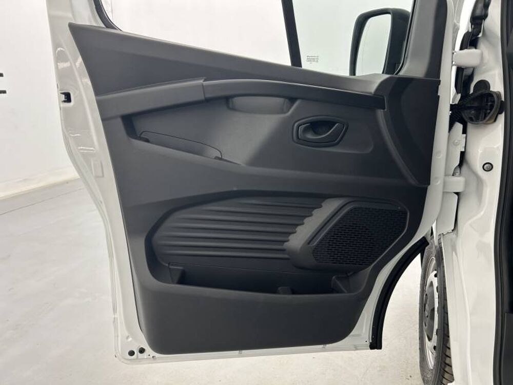 Trafic TRAFIC FG BLUE DCI 130 L1H1 3T GSR2 ADVANCE 2024 occasion 29200 Brest