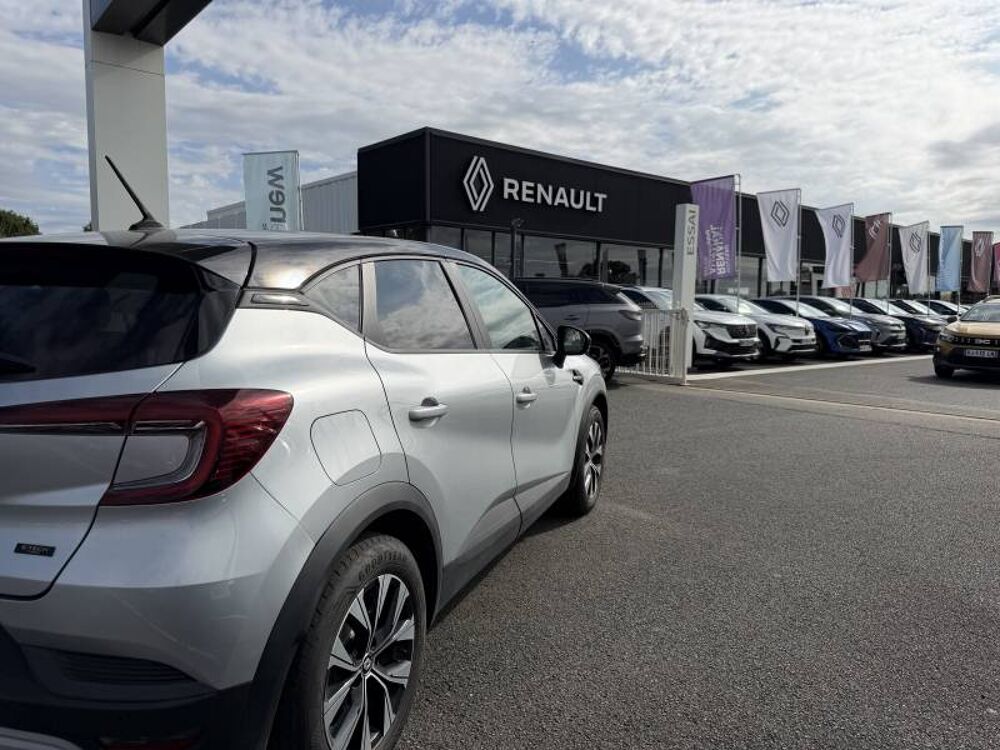 Captur E-Tech full hybrid 145 Evolution 2023 occasion 22200 Guingamp