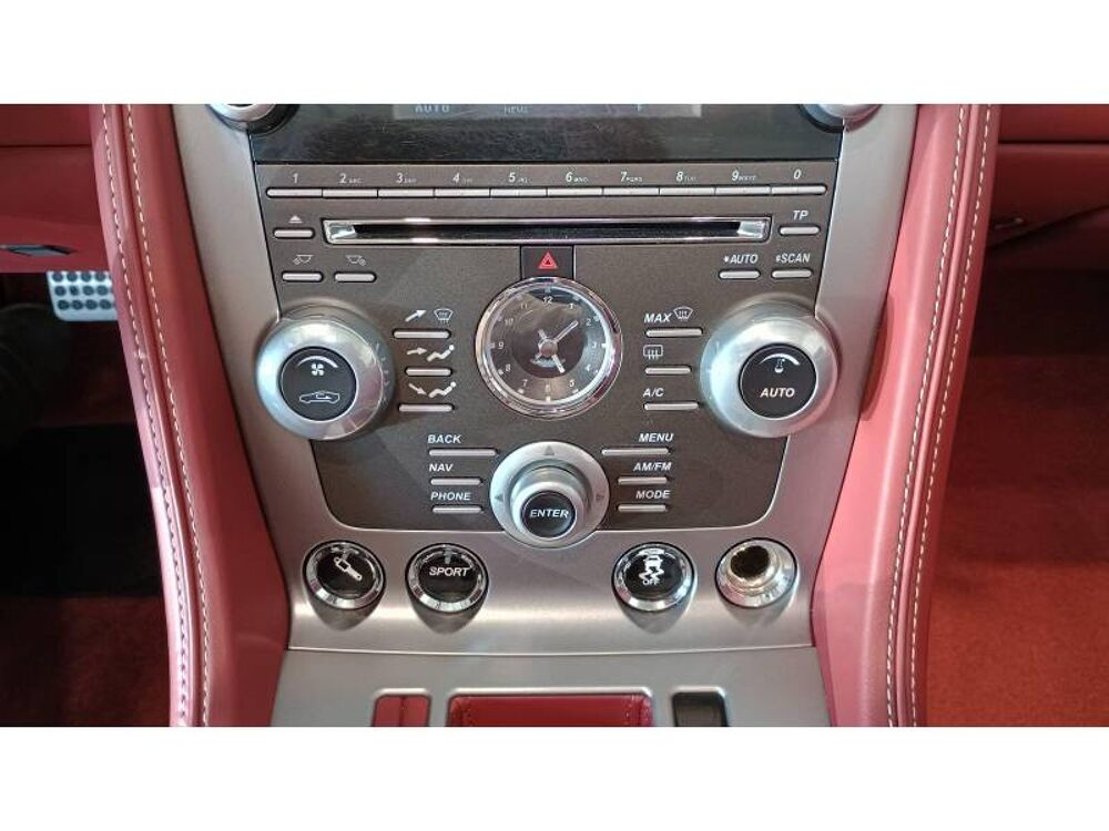 DB9 Volante 2015 occasion 35760 Saint-Gr&eacute;goire