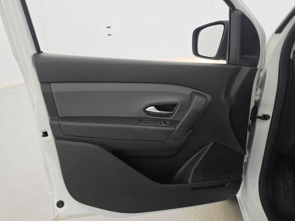 Express EXPRESS VAN BLUE DCI 75 - 22 ESSENTIEL 2022 occasion 14200 H&eacute;rouville-Saint-Clair