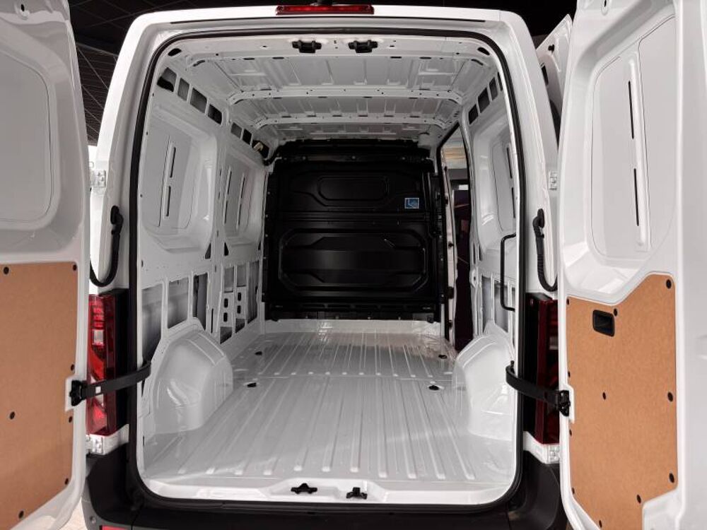 Interstar INTERSTAR FOURGON 3T3 L2H2 2.0 DCI 130 N-CONNECTA 2026 occasion 22000 Saint-Brieuc