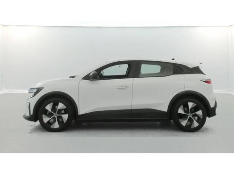 M&eacute;gane Megane E-Tech EV40 130ch standard charge Equilibre 2023 occasion 56800 Plo&euml;rmel