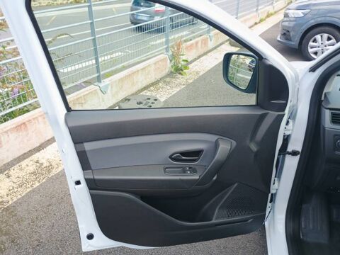 Express EXPRESS VAN BLUE DCI 95 - 22 CONFORT 2024 occasion 22000 Saint-Brieuc