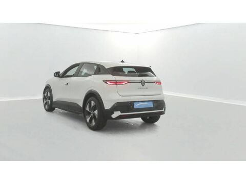 M&eacute;gane Megane E-Tech EV40 130ch standard charge Equilibre 2023 occasion 56800 Plo&euml;rmel