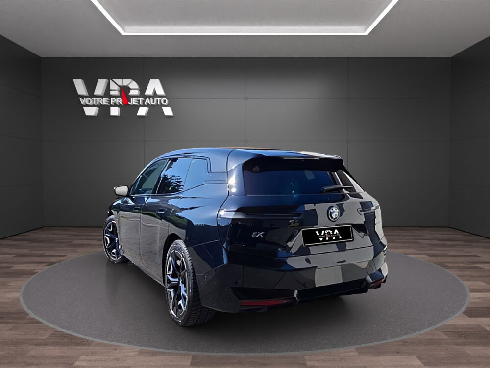 iX xDrive40 M Sport 326 ch • Toit panoramique &agrave; vitrage actif • 2023 occasion 33320 Eysines