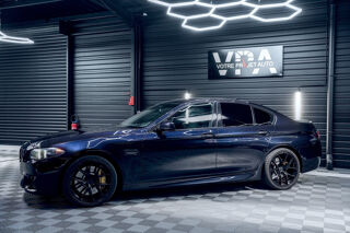S&eacute;rie 5 550i xDrive M Sport 408 ch - HUD - Si&egrave;ges ventil&eacute;s - Apple C 2010 occasion 33320 Eysines