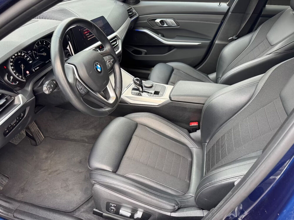 S&eacute;rie 3 330i Touring Sport Line – 258ch • Toit Panoramique • ACC • H 2019 occasion 33320 Eysines