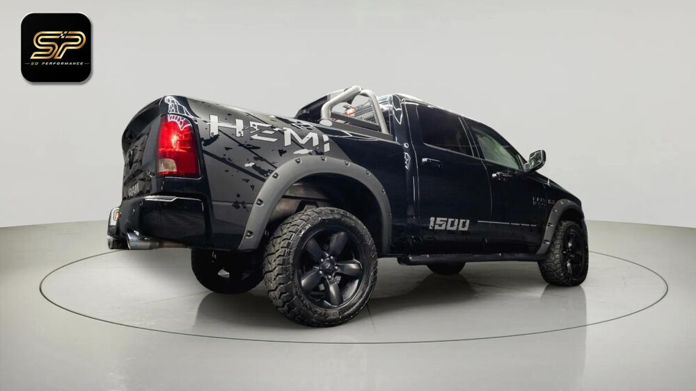 RAM 5.7 V8 HEMI 4x4 * Pack Offroad Nuit * LED * AHK * R20 2019 occasion 33150 Cenon