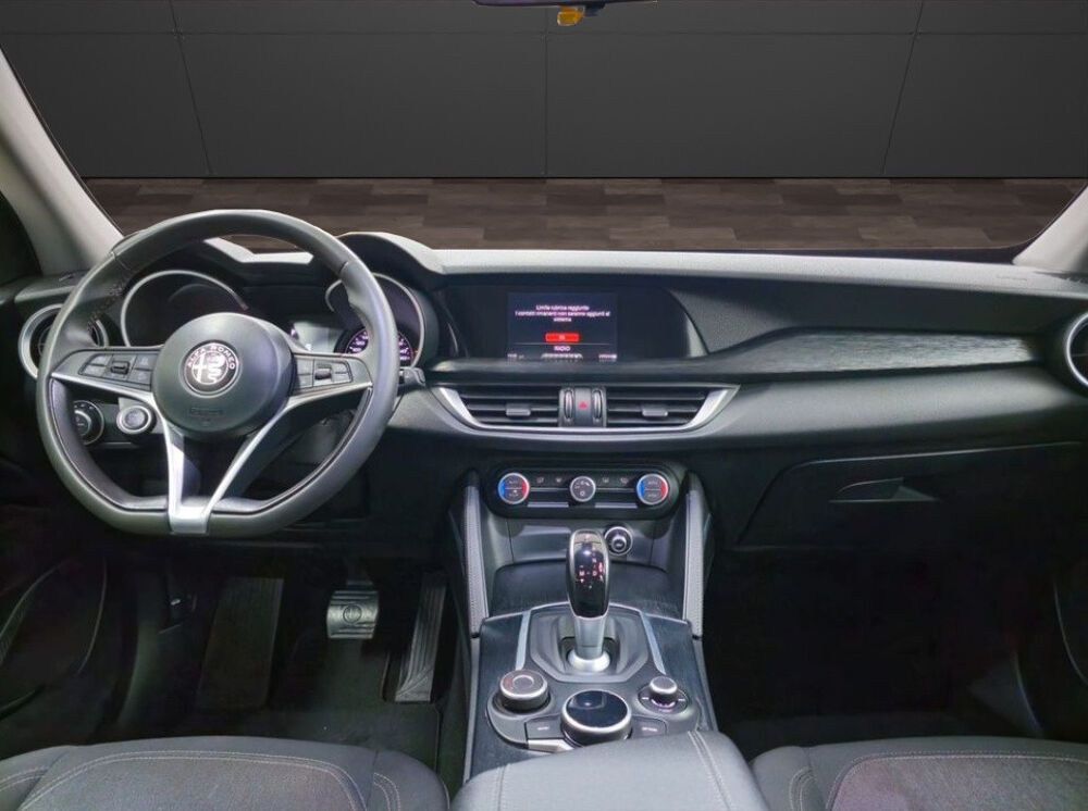 Stelvio &middot; 2.2 Turbo Diesel 210ch &middot; Q4 AT8 &middot; BVA &middot; R&eacute;gulateur de vite 2019 occasion 33320 Eysines