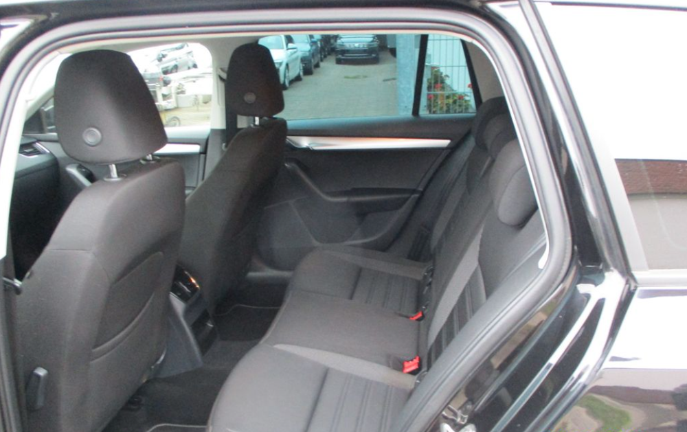 Octavia 1.6 TDI116 DSG Si&egrave;ges chauffants Attache Remorque Fixe 2019 occasion 33320 Eysines