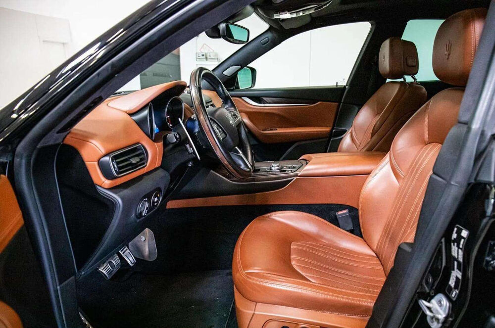 Levante V6 3.0 DIESEL 275 CH * GRANLUSSO * 4X4 * PANO * BOWERS &amp; 2017 occasion 33150 Cenon