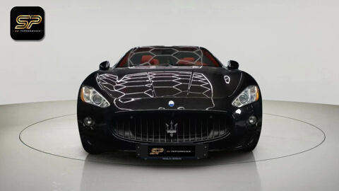 Grancabrio Ferrari Sport 4.7 V8 Nero Carbonio &eacute;l&eacute;gante 2010 occasion 33150 Cenon