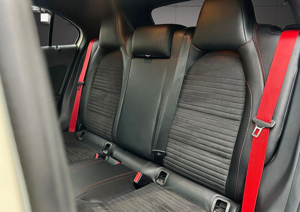 Classe A 45 4MATIC &middot; 360ch &middot; Pack A&eacute;ro &middot; Si&egrave;ges baquets &middot; Palettes au 2014 occasion 33320 Eysines