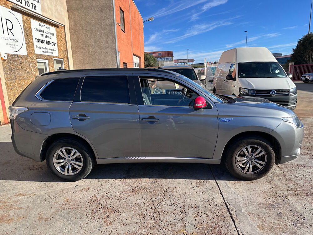 Outlander PHEV Hybride rechargeable Instyle 2014 occasion 66330 Cabestany