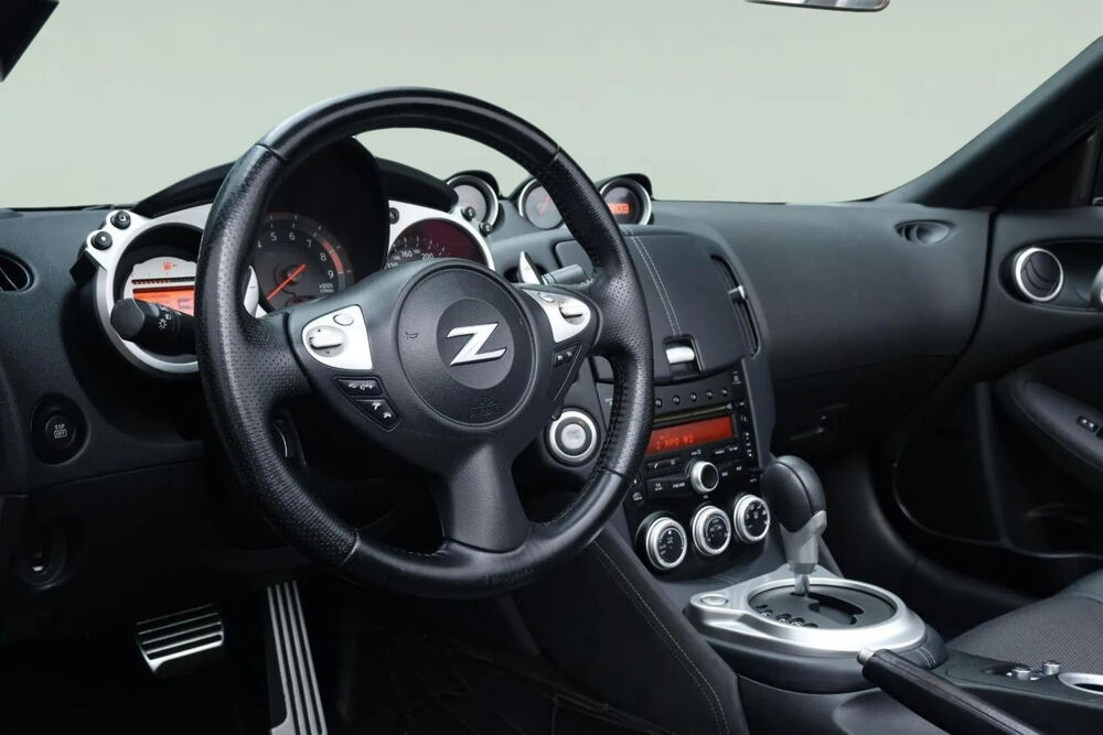 370 Z ROADSTER 3.7 V6 PACK * 328 CH * BVA * CUIR * X&Eacute;NON 2011 occasion 33150 Cenon