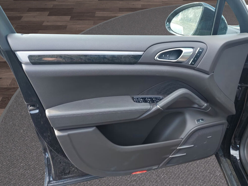 Cayenne E-Hybrid Platinum Edition • 3.0 V6 333 ch • Toit panoramique 2017 occasion 33320 Eysines