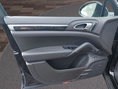 Cayenne E-Hybrid Platinum Edition • 3.0 V6 333 ch • Toit panoramique 2017 occasion 33320 Eysines