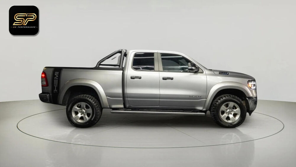 RAM V8 5.7 HEMI 401 CH * 4X4 * LONGBED * BODYLIFT * CUIR * 4 790 2024 occasion 33150 Cenon