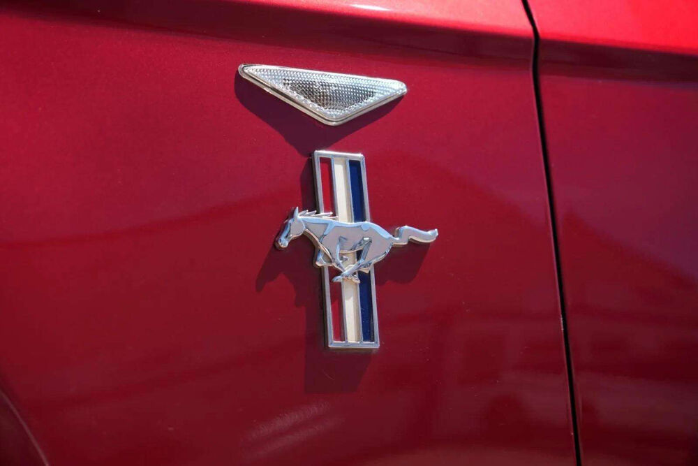 Mustang V6 3.7 309 CH * AUTOMATIQUE * CUIR * X&Eacute;NON * SI&Egrave;GES CHAUFFAN 2011 occasion 33150 Cenon