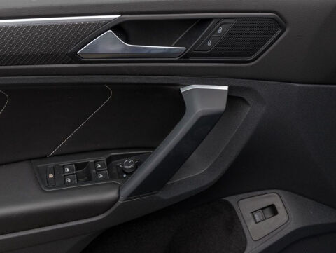Tiguan &middot; 2.0 TDI 150 &middot; R-Line &middot; DSG &middot; Cuir &middot; IQ.DRIVE &middot; CarPlay &middot; A 2022 occasion 33320 Eysines