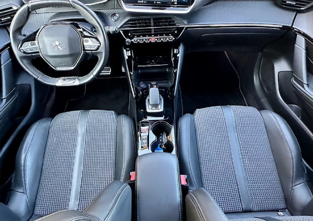 208 GT 50 kWh 136 ch • Toit panoramique • ACC Stop &amp; Go • Si 2020 occasion 33320 Eysines