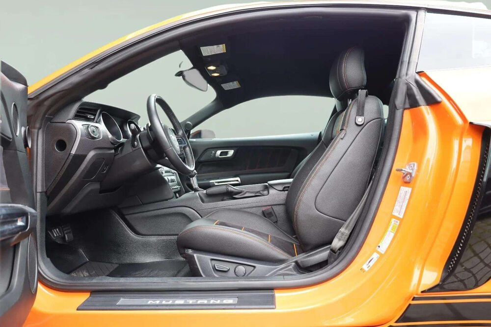 Mustang GT * V8 5.0 * 460 ch * BVA * Twister Orange * Alcantara 2020 occasion 33150 Cenon