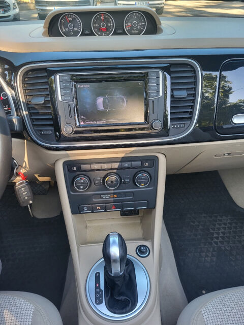 COCCINELLE II CABRIOLET 1.2 TSI 105 CH DSG7 2016 occasion 34430 Saint-Jean-de-V&eacute;das