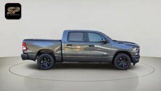 RAM 1500 BIG HORN NIGHT CREW CAB 4X4 * 5.7 V8 401 CH * AUTOMATIQ 2023 occasion 33150 Cenon