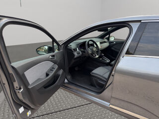 Clio V E-TECH HYBRID 145 TECHNO – 12 045 KM – 1&Egrave;RE MAIN 2025 occasion 83140 Six-Fours-les-Plages