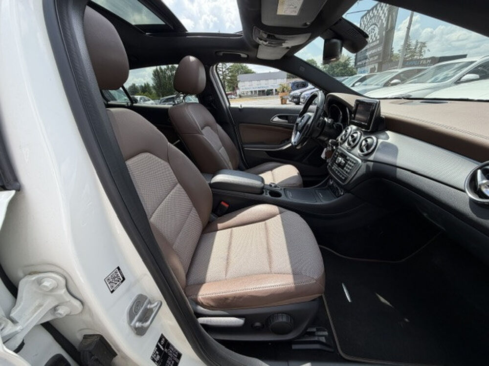Classe GLA GLA 200 CDI 4 matic, edition1 toi ouvrant, sieges chauffants 2015 occasion 24750 Tr&eacute;lissac