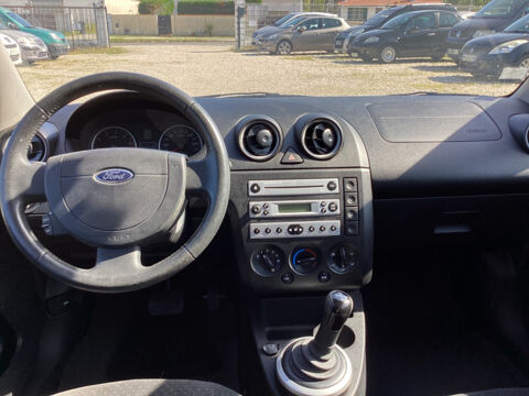 Fiesta Ghia 1.4 TDCI 70 CH BOITE AUTO 2005 occasion 33700 M&eacute;rignac