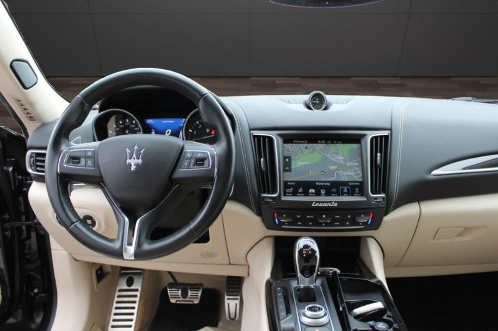 Levante &middot; GranLusso S Q4 &middot; 3.0 V6 430ch &middot; Toit ouvrant panoramique &middot; 2019 occasion 33320 Eysines