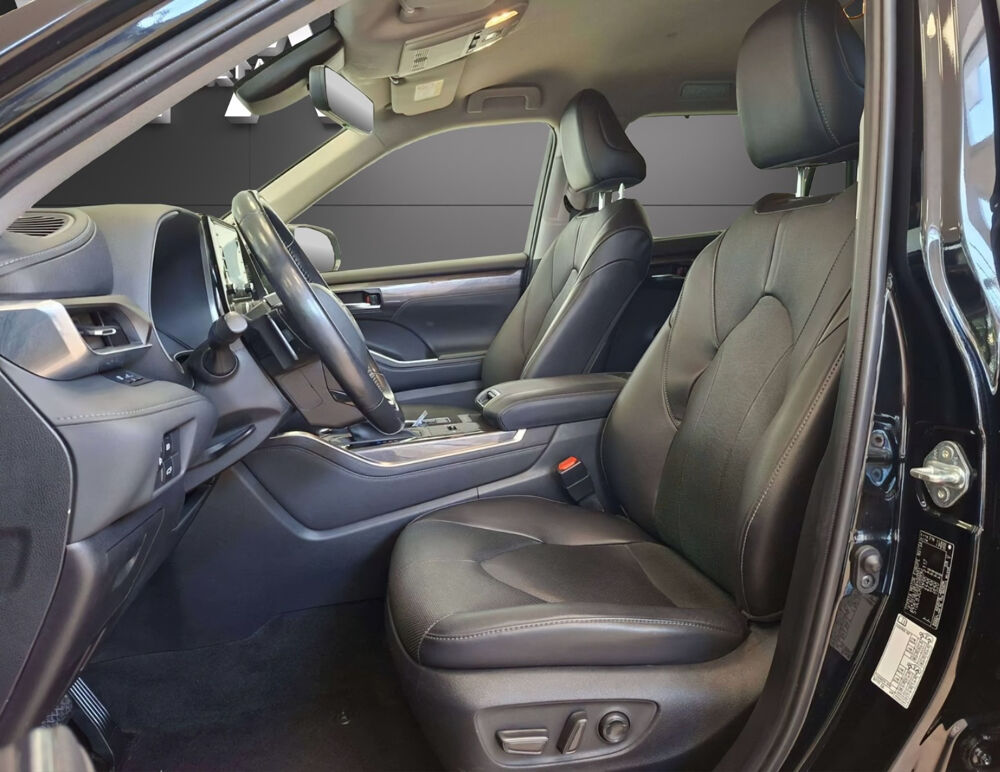 Highlander 2.5 Hybrid Lounge e-CVT – 7 places – Cuir – Toit panoramique 2022 occasion 33320 Eysines