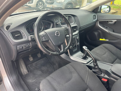 V40 II (2) 2.0 D2 120 KINETIC 89G 2017 occasion 60200 Compi&egrave;gne