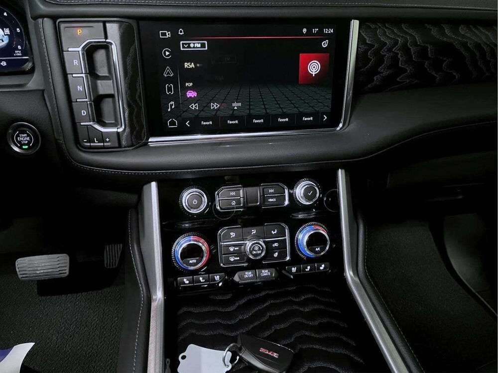 Yukon Denali 6.2 V8 426 ch * 7 Places * HUD * 360&deg; * Bose * 88 989 2025 occasion 33150 Cenon