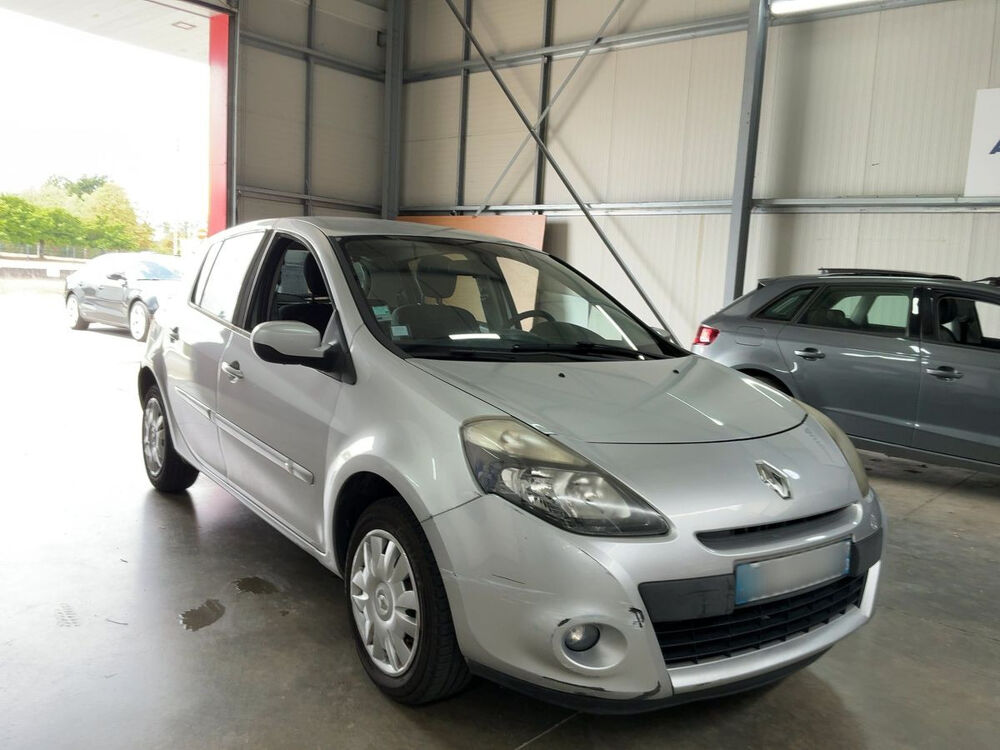 Clio III Expression Clim 2011 occasion 13300 Salon-de-Provence