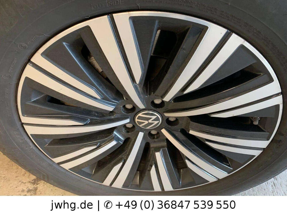 Touareg 3.0 TSI eHybrid Elegance 4Motion * 381 ch * Toit Pano * Mass 2021 occasion 33150 Cenon