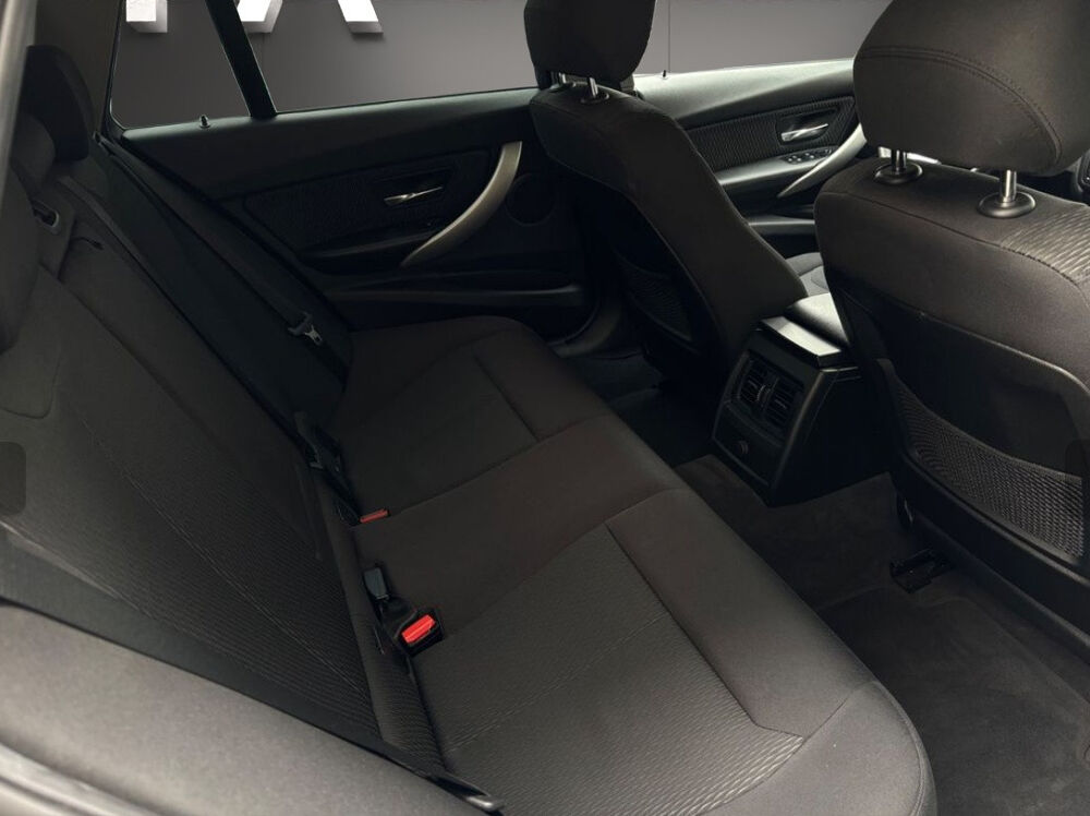 S&eacute;rie 3 320d Touring 184 ch • BVA • GPS • X&eacute;non • Attelage - Disponi 2015 occasion 33320 Eysines