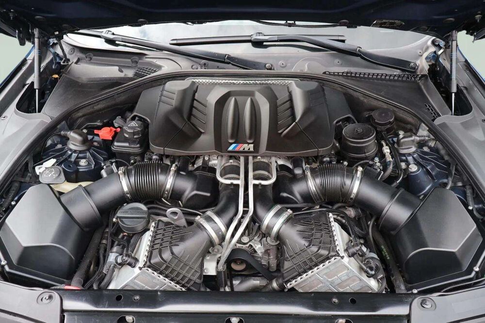 M5 * F10 INDIVIDUAL * V8 4.4 575 CH * DKG * B&amp;O * HUD * 360 2014 occasion 33150 Cenon