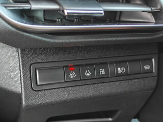 3008 Hybrid 225 GT e-EAT8 • ACC • Si&egrave;ges chauffants • Chargeur 7, 2021 occasion 33320 Eysines