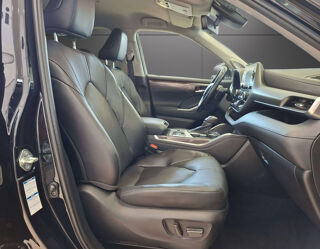 Highlander 2.5 Hybrid Lounge e-CVT – 7 places – Cuir – Toit panoramique 2022 occasion 33320 Eysines