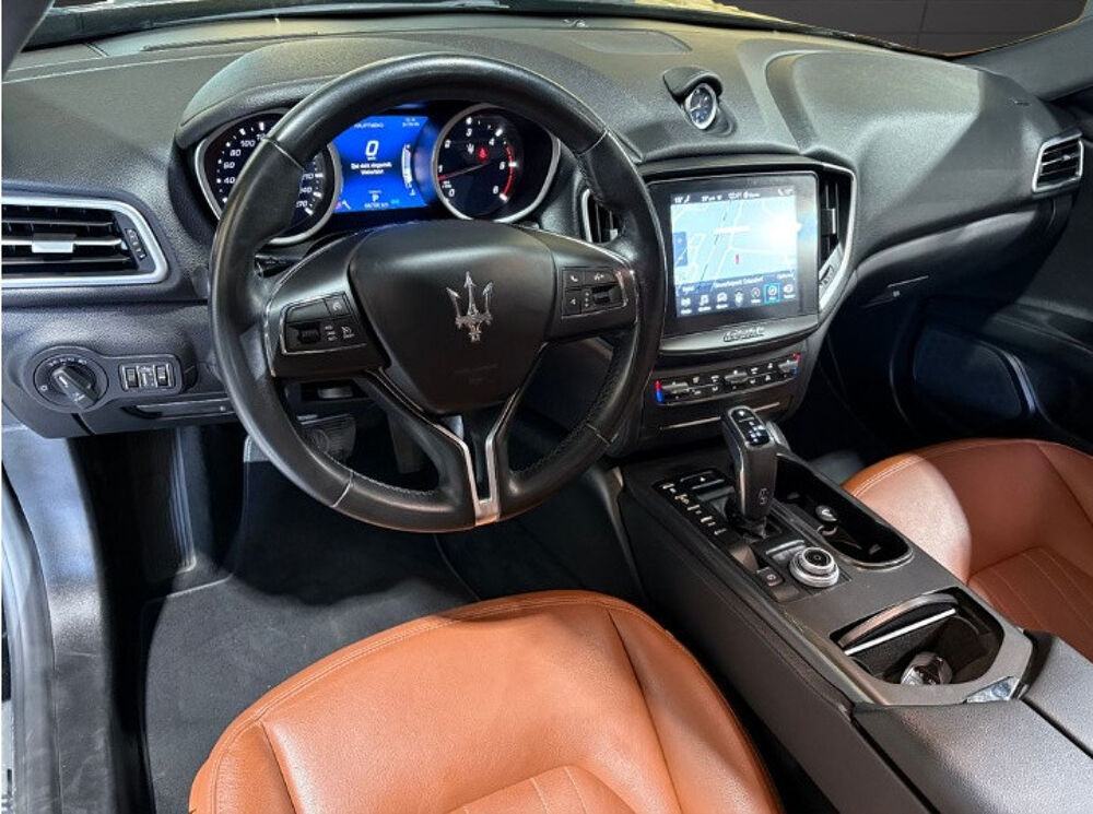 Ghibli 3.0 V6 Diesel 275 ch – Cuir brun, Toit panoramique, Cam&eacute;ra d 2019 occasion 33320 Eysines
