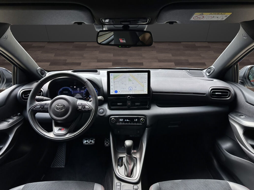 Yaris Toyota GR Sport 1.5 Hybrid 116 ch e-CVT • Si&egrave;ges chauf 2023 occasion 33320 Eysines
