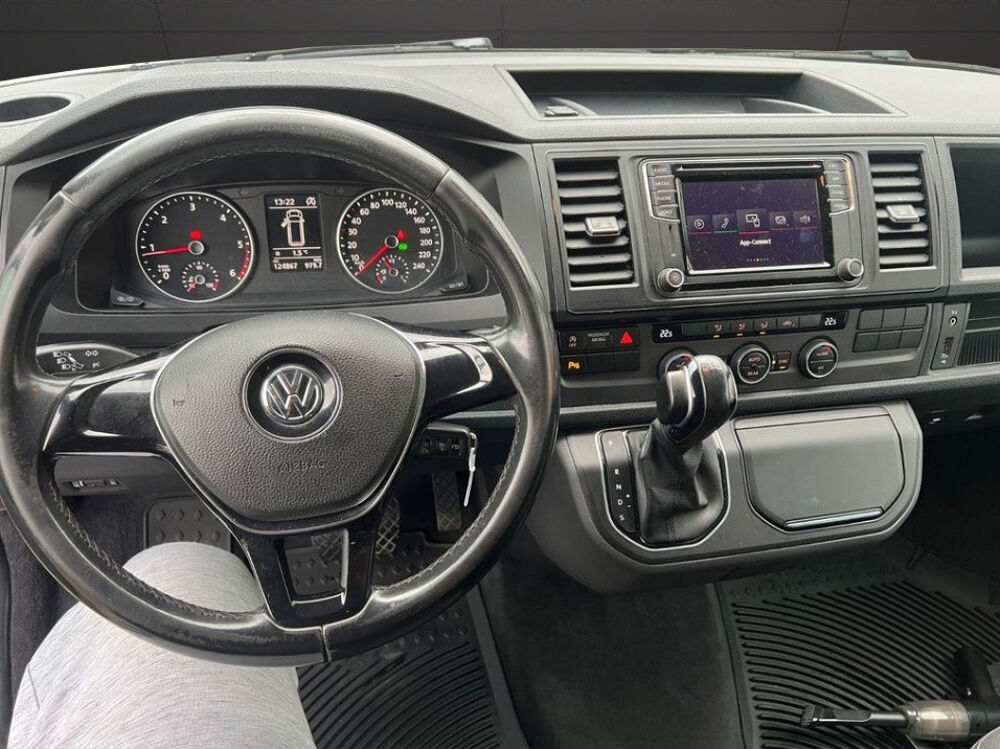 MULTIVAN T6 - 2.0 TDI 150 &middot; Bulli DSG &middot; CarPlay &middot; 6 places &middot; Cam&eacute;ra 2018 occasion 33320 Eysines