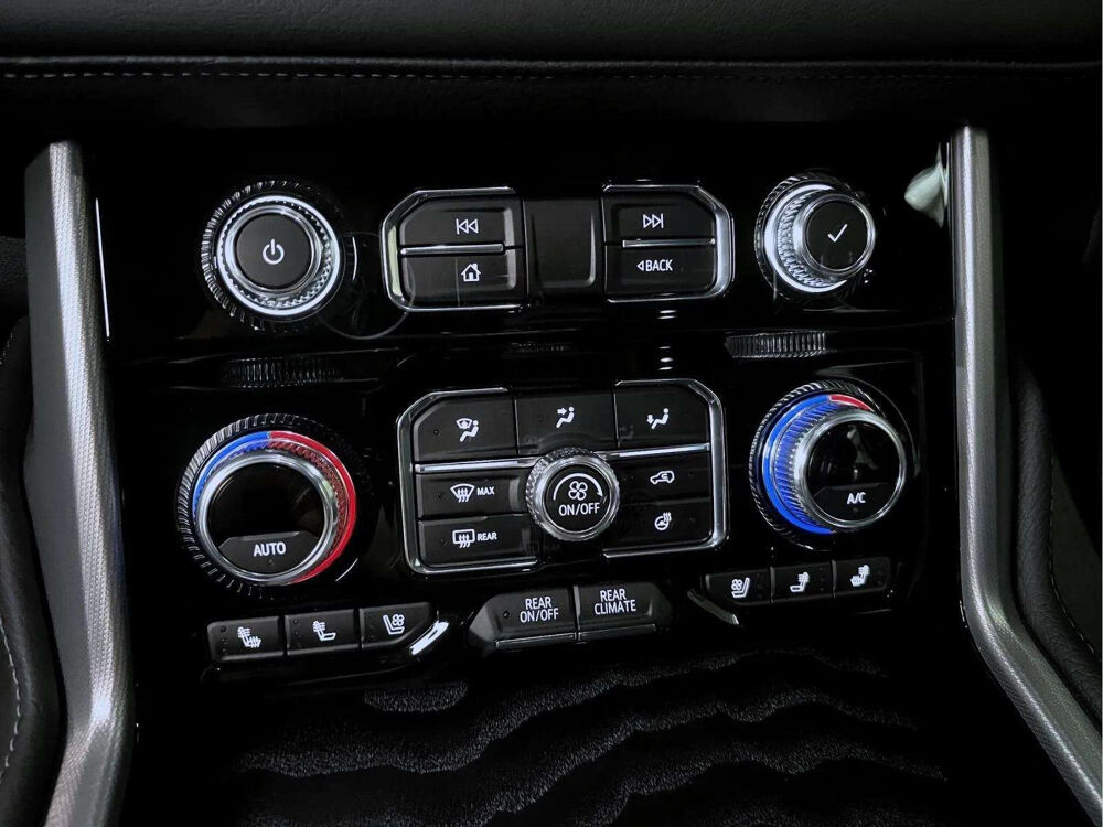 Yukon Denali 6.2 V8 426 ch * 7 Places * HUD * 360&deg; * Bose * 88 989 2025 occasion 33150 Cenon