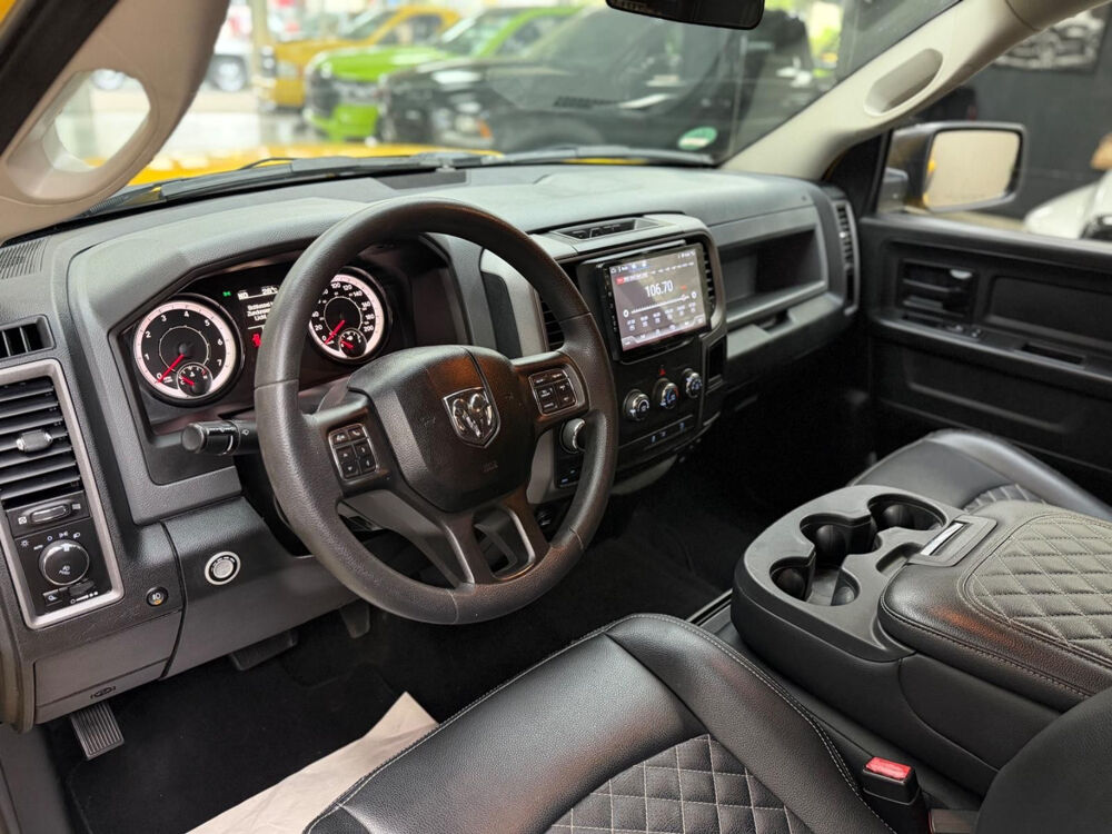 RAM BIGHORN CREW CAB 4X4 * V8 HEMI 5.7 401 CH * GPL * RUMBLE BEE 2019 occasion 33150 Cenon