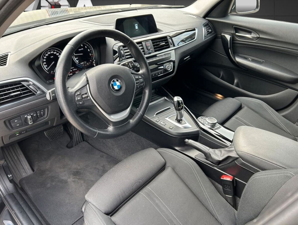 S&eacute;rie 1 120i &middot; Sport Line &middot; 2.0i 184ch &middot; Auto &middot; GPS &middot; Si&egrave;ges chauff 2019 occasion 33320 Eysines